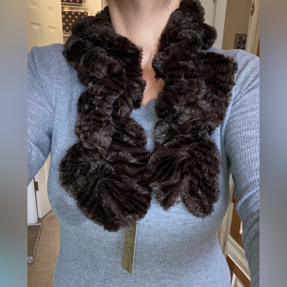 NWT Dixie Divas Faux Fur scarf